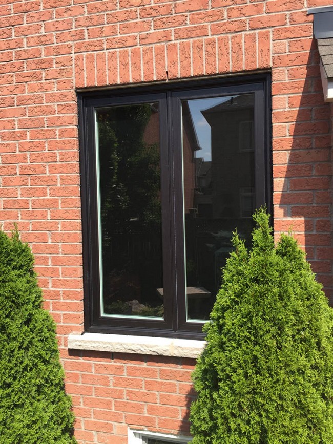 vinyl-windows-replacement-toronto-black-with-red-brick