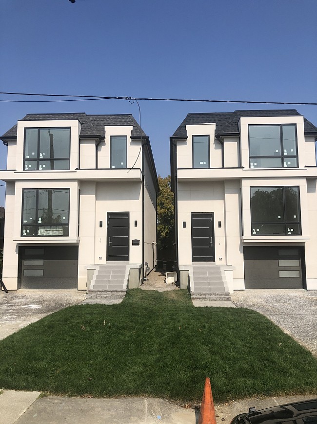 vinyl-windows-replacement-toronto-colonial-townhouse