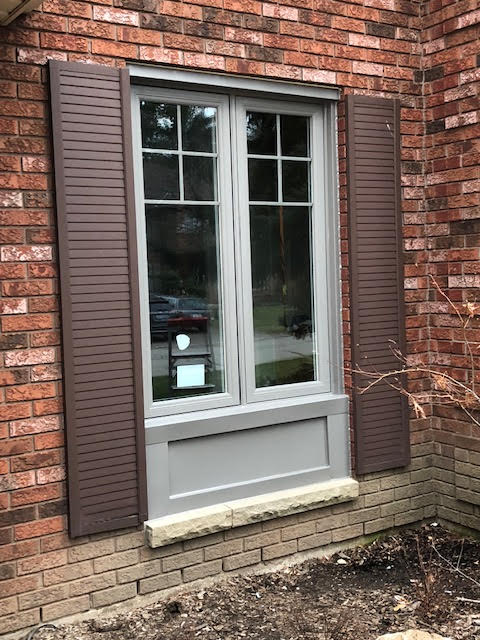 vinyl-windows-replacement-toronto-with-shutters