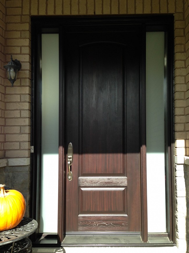 fiberglass-doors-installation-toronto-front-wood