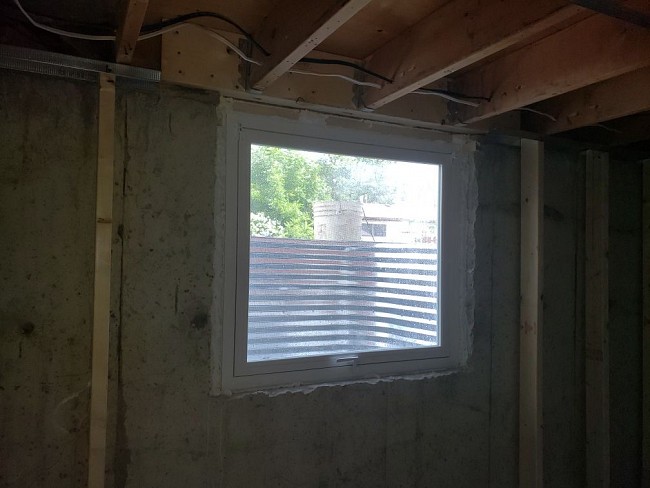 vinyl-windows-replacement-toronto-basement-hopper